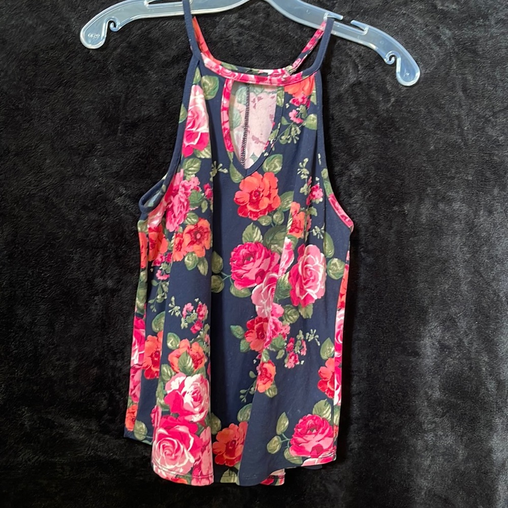 🌺 First love top
